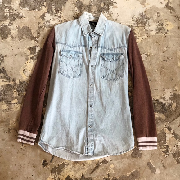 Vanguard Other - Vanguard Acid-Wash Distressed Denim Button Up